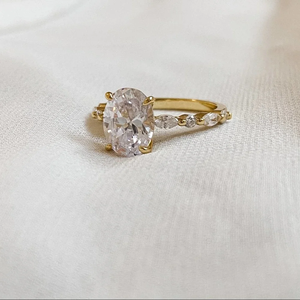 925 Sterling Silver 2 Ct Oval Halo CZ Diamond Ring - Picture 3 of 7